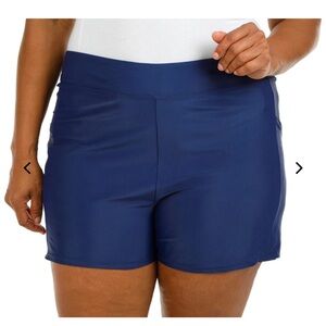 NWT! Swim shorts in navy blue. 24W